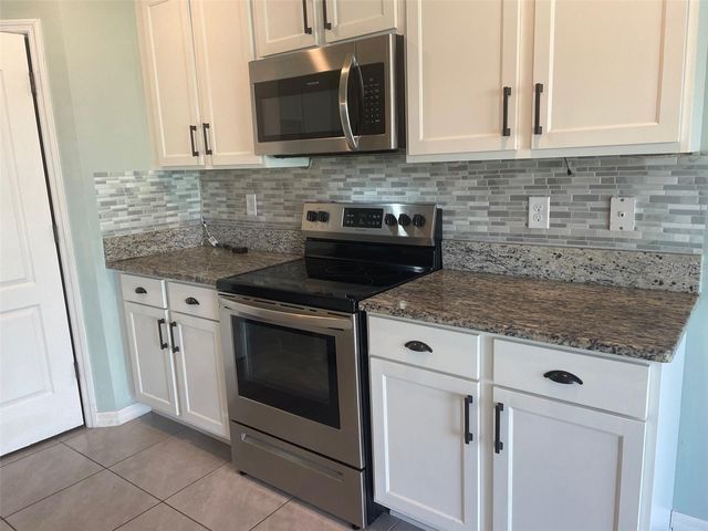 1682 BAY BREEZE DRIVE, St Cloud, FL 34771
