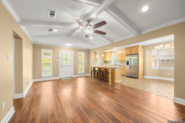 14640 Richardson Dr, Greenwell Springs, LA 70739