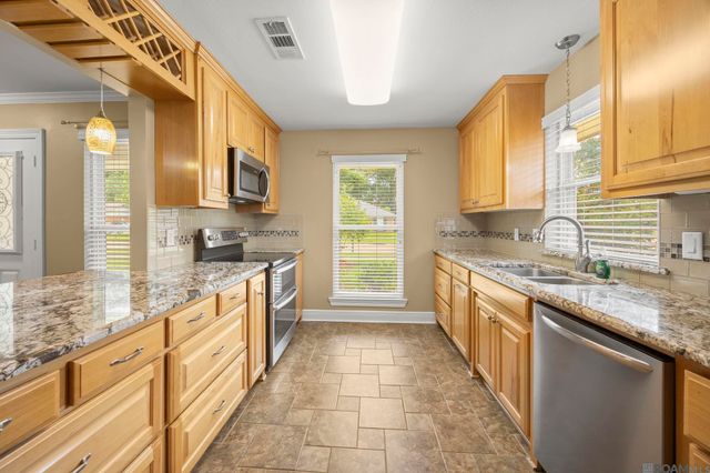 14640 Richardson Dr, Greenwell Springs, LA 70739
