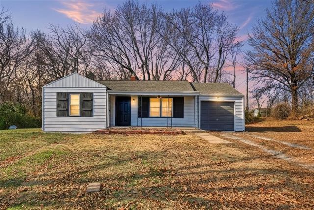 108 N Austin Street, Oak Grove, MO 64075