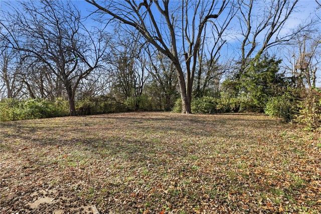 108 N Austin Street, Oak Grove, MO 64075