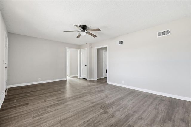 108 N Austin Street, Oak Grove, MO 64075