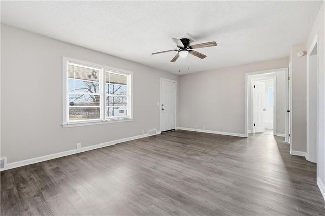 108 N Austin Street, Oak Grove, MO 64075