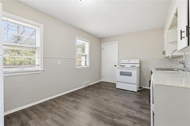 108 N Austin Street, Oak Grove, MO 64075