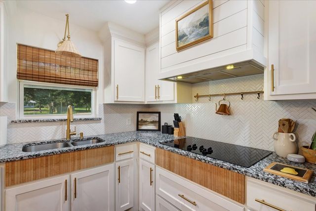 501 W Bells Boulevard, Bells, TX 75414