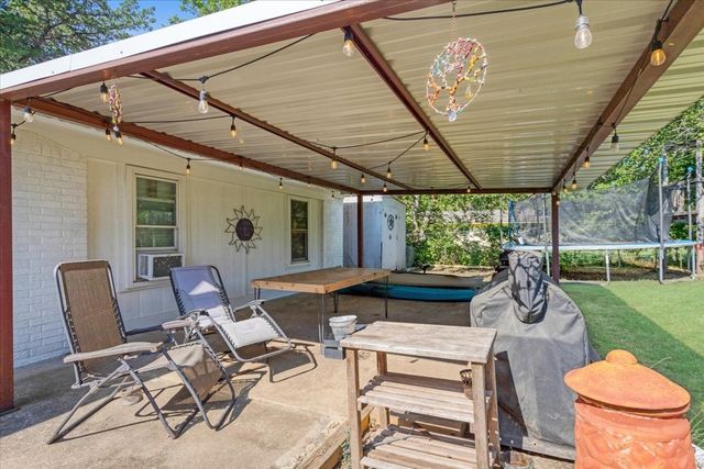 501 W Bells Boulevard, Bells, TX 75414