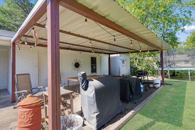501 W Bells Boulevard, Bells, TX 75414