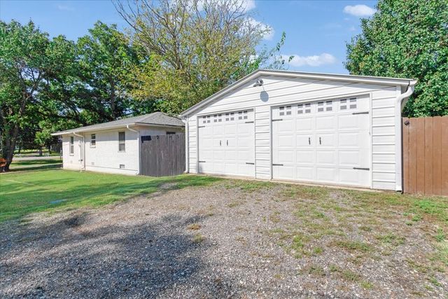 501 W Bells Boulevard, Bells, TX 75414