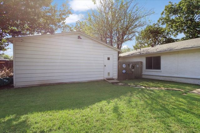 501 W Bells Boulevard, Bells, TX 75414