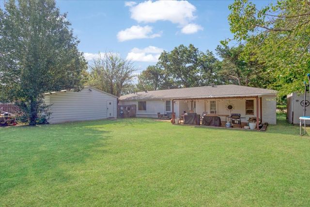 501 W Bells Boulevard, Bells, TX 75414