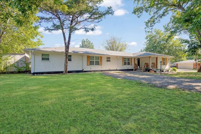 501 W Bells Boulevard, Bells, TX 75414