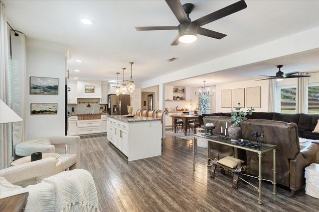 501 W Bells Boulevard, Bells, TX 75414