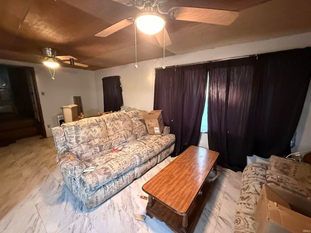 10552 W Horseshoe Bend Road, Brookston, IN 47923