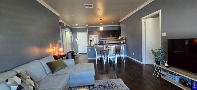 1100 W Trinity Mills Road 2045, Carrollton, TX 75006