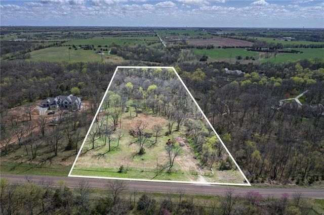 10283 W 191st Street, Bucyrus, KS 66013