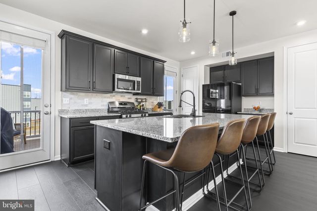 3992 SHIRE MEADOW LN, Triangle, VA 22172