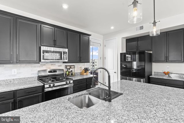 3992 SHIRE MEADOW LN, Triangle, VA 22172