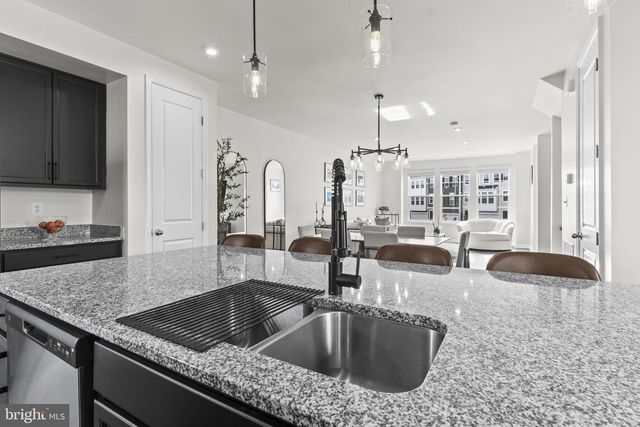 3992 SHIRE MEADOW LN, Triangle, VA 22172