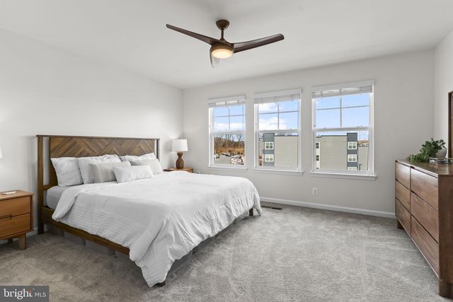 3992 SHIRE MEADOW LN, Triangle, VA 22172