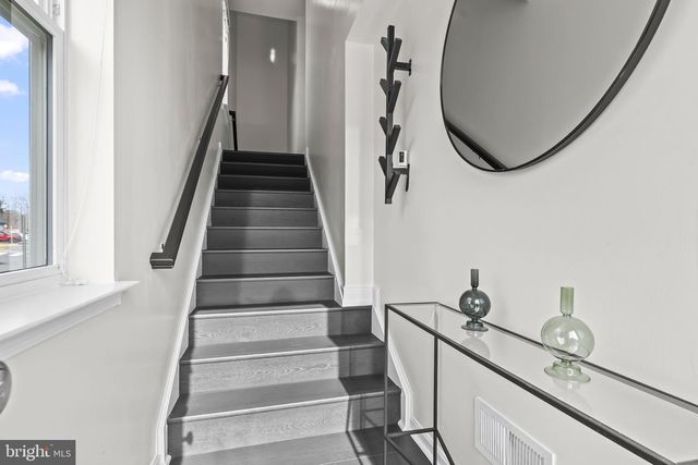 3992 SHIRE MEADOW LN, Triangle, VA 22172