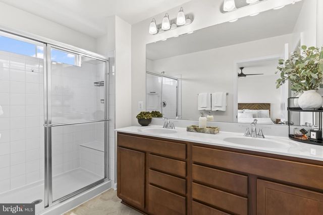 3992 SHIRE MEADOW LN, Triangle, VA 22172