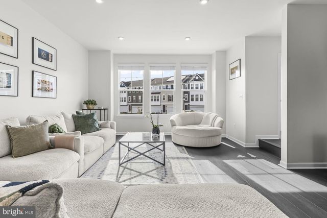 3992 SHIRE MEADOW LN, Triangle, VA 22172