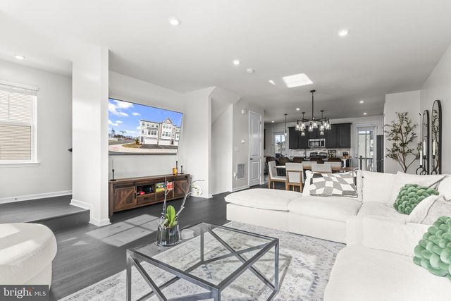 3992 SHIRE MEADOW LN, Triangle, VA 22172