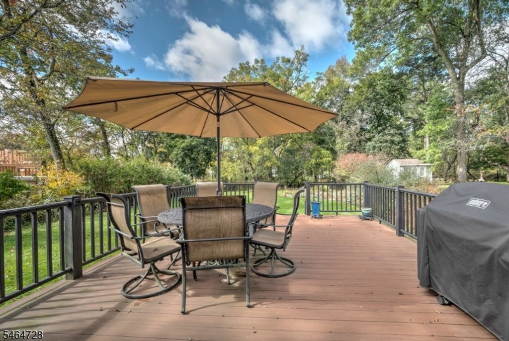 52 Crescent Rd, Livingston Twp., NJ 07039 — photo 5