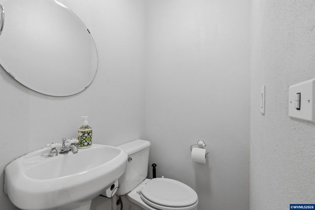 29047 Harvey Ln, Corvallis, OR 97330