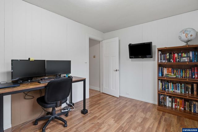 29047 Harvey Ln, Corvallis, OR 97330