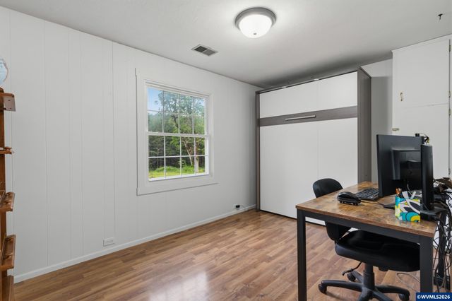 29047 Harvey Ln, Corvallis, OR 97330