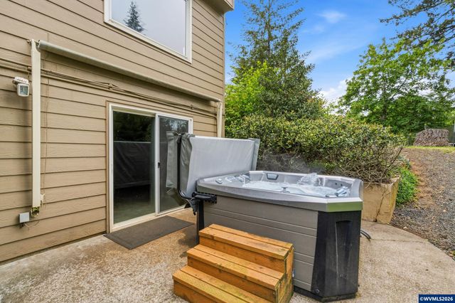 29047 Harvey Ln, Corvallis, OR 97330
