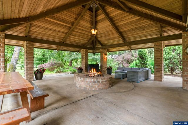 29047 Harvey Ln, Corvallis, OR 97330