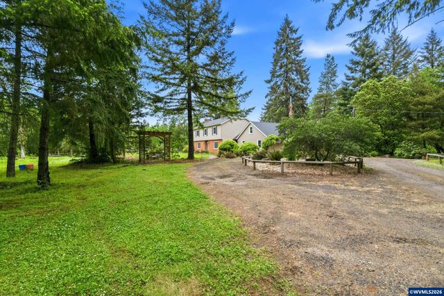 29047 Harvey Ln, Corvallis, OR 97330