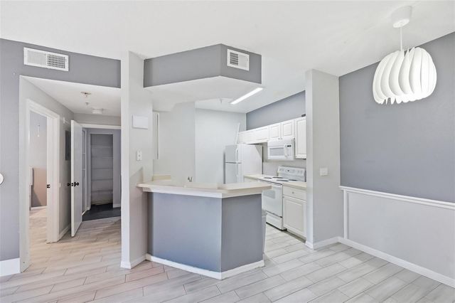 5518 Metrowest Boulevard 11-104, Orlando, FL 32811