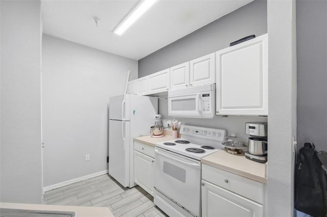 5518 Metrowest Boulevard 11-104, Orlando, FL 32811