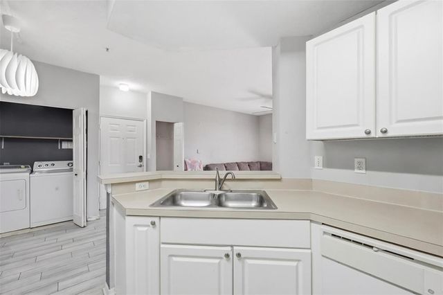 5518 Metrowest Boulevard 11-104, Orlando, FL 32811