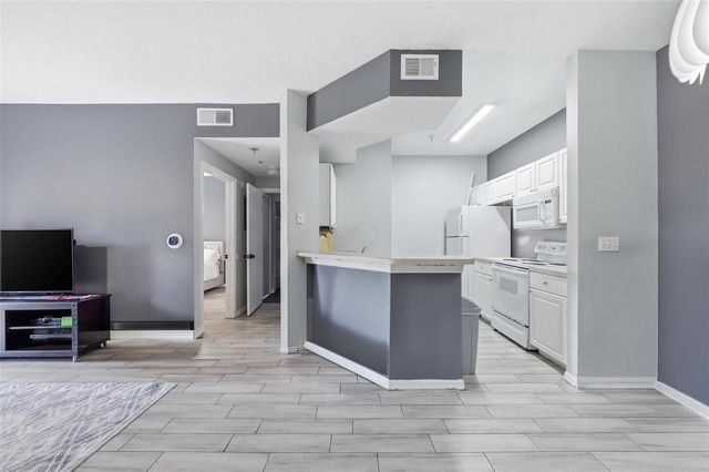 5518 Metrowest Boulevard 11-104, Orlando, FL 32811