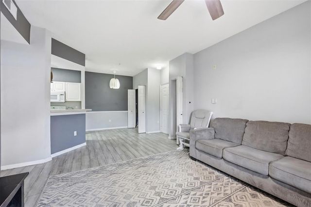 5518 Metrowest Boulevard 11-104, Orlando, FL 32811