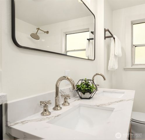 12517 22nd Avenue NE, Seattle, WA 98125