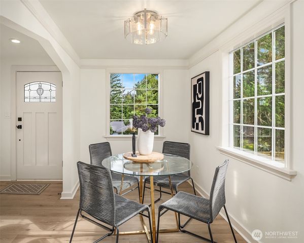 12517 22nd Avenue NE, Seattle, WA 98125
