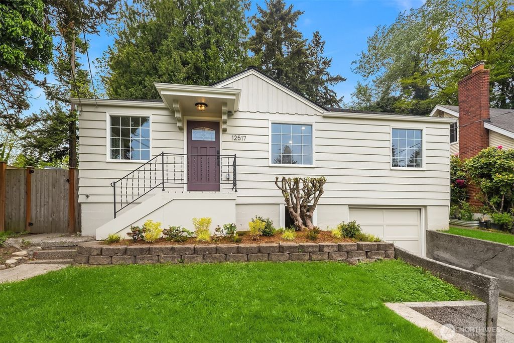 12517 22nd Avenue NE, Seattle, WA 98125