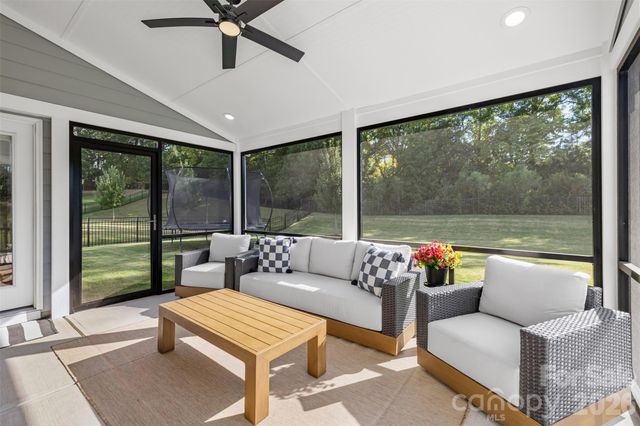 7007 Kingfisher Way, Belmont, NC 28012