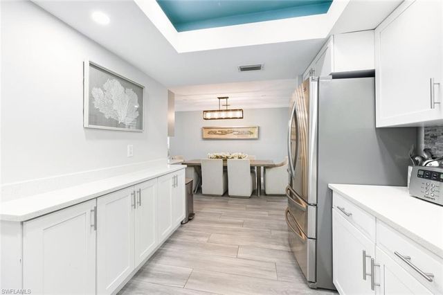 530 108 AVE N, Naples, FL 34108