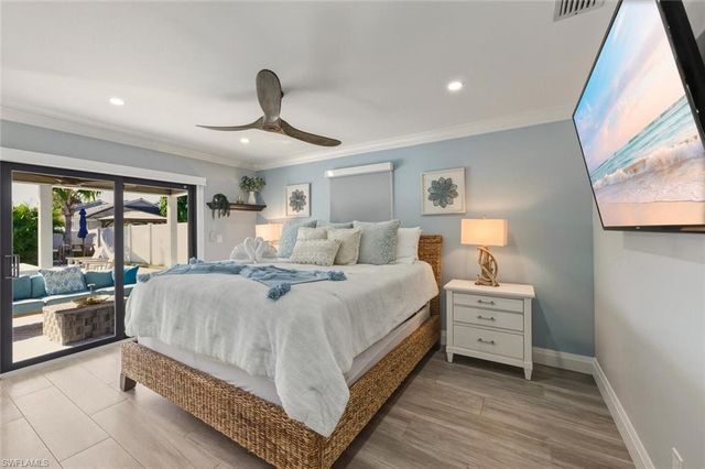 530 108 AVE N, Naples, FL 34108