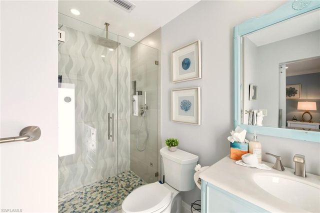 530 108 AVE N, Naples, FL 34108