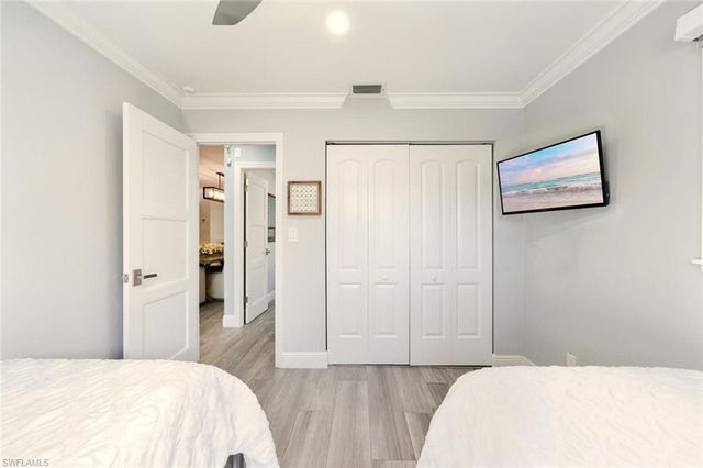 530 108 AVE N, Naples, FL 34108