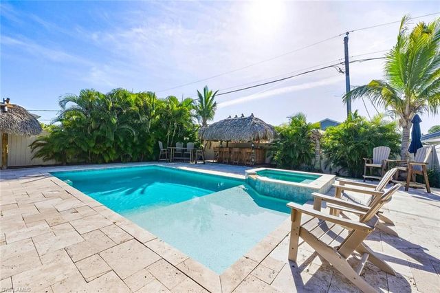 530 108 AVE N, Naples, FL 34108