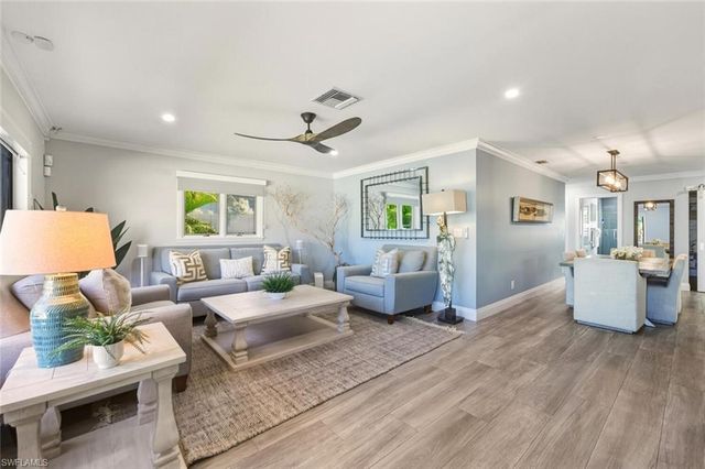 530 108 AVE N, Naples, FL 34108