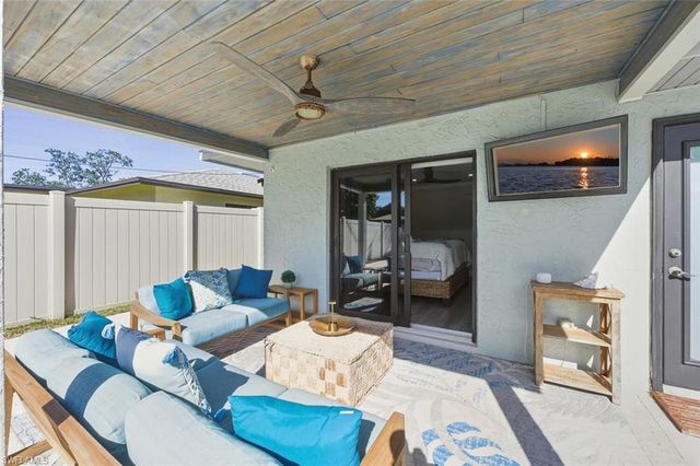 530 108 AVE N, Naples, FL 34108